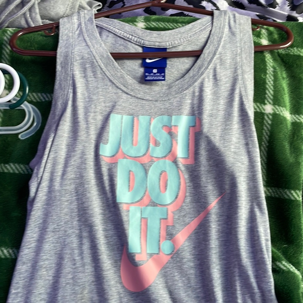 gray nike tank top, size extra small